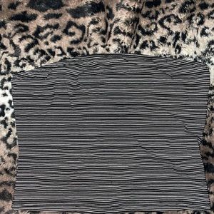 black and white stripped tube top 🖤
